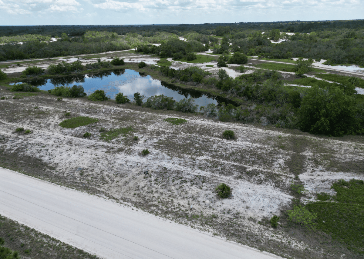 Waterfront! .23 acres in Lake Placid, FL